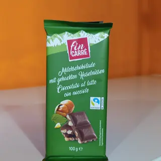 Fin Carrè Barretta cioccolato latte nocciola 100 g