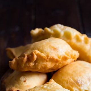 CALZONE FRITTO AI QUATTRO FORMAGGI