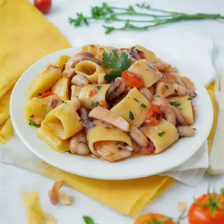 Scialatielli calamari e pomodorini