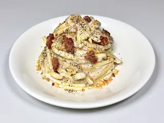 Pasta fresca con salsa di noci e provola
