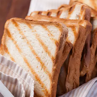 TOAST BACON SCAMORZA PATATINE KETCHUP