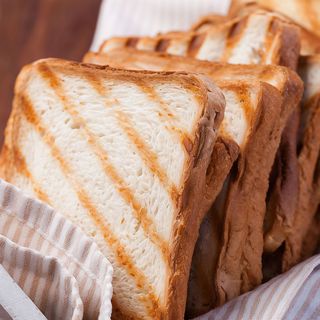 TOAST BACON SCAMORZA PATATINE KETCHUP