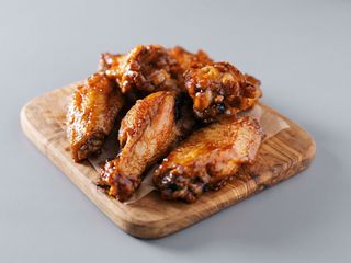 Alette di pollo speziate fritte - 5 pezzi CIRCA 200 GR