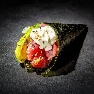 123. Temaki maguro