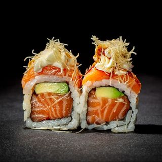 92. Salmon cheese roll 4 pezzi