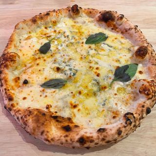 Pizza 5 formaggi