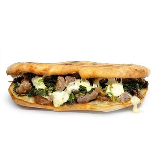 Panuozzo provola salsiccia e friarielli