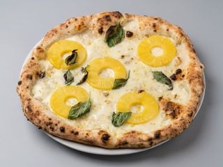 Pizza con l'ananas