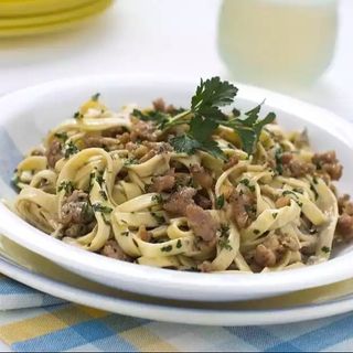 Spaghetti porcini e salsiccia