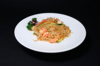 183 Spaghetti di riso con gamberi