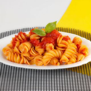 Fusillone al sugo di pomodoro