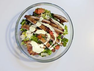 Pork salad con cotoletta