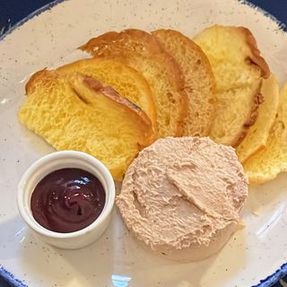 PATÉ DE FIDEGH A LA MILANESA