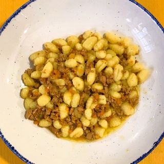 GNOCCHÈT AL RAGÙ BIANCO