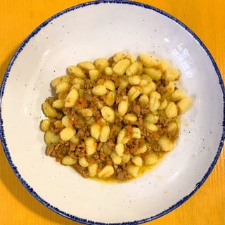 Gnocchèt al ragù bianco