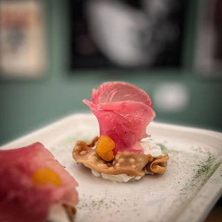 Cartellate con Salmone Fresco Marinato e Stracciatella