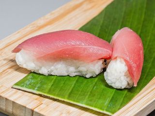 36. Nigiri 6 tonno