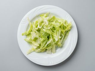 112 Insalata verde con salsa cinese