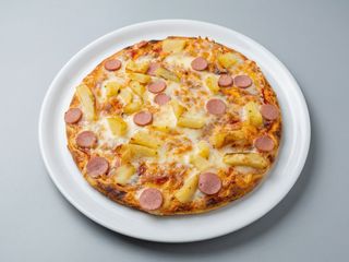 Pizza tonda Patatine e Würstel 