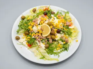 Insalata tonnata con acciughe