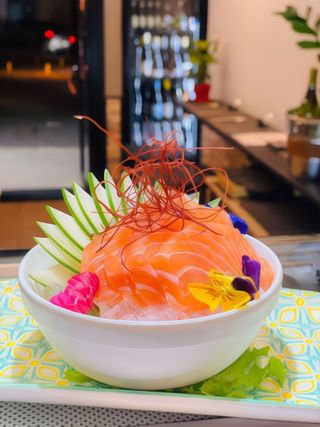 Sashimi di salmone 4 pezzi