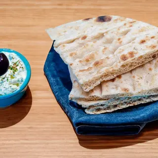 Pita con tzatziki