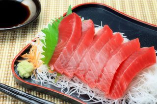 98. Sashimi Tuna - 5 pezzi