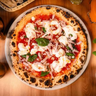 Pizza Burrata e salsiccia