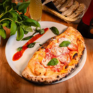 Calzone Napoletano
