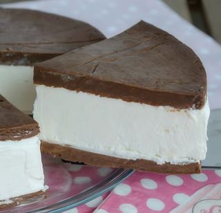 Cheesecake al Kinder fetta a latte