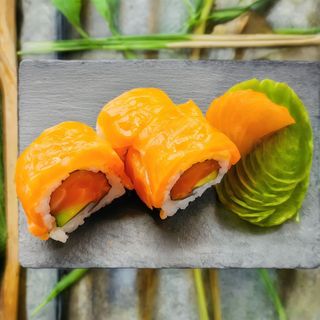 Salmon fumè roll