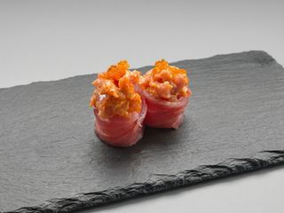 Gunkan spy tuna