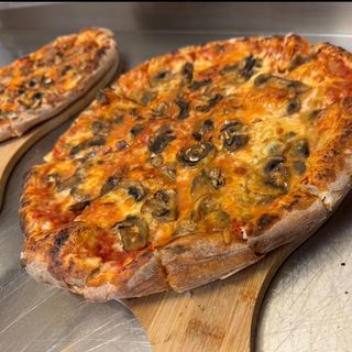 Salsiccia e Provola (Rossa)