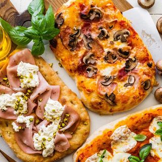 Pinsa Pancetta Patate e Peperoni (Bianca)