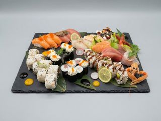 147 Sushi misto 50 pezzi