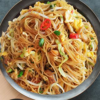 spaghetti di riso con verdure