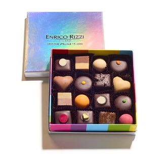 Cofanetto regalo 16 praline Edizione Speciale 15 anni