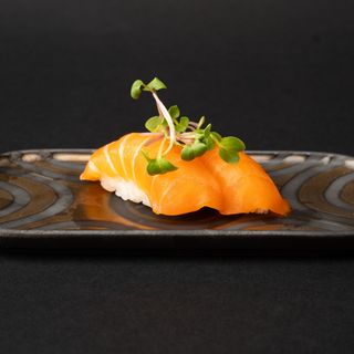 NIGIRI SAKE 2 PEZZI