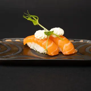 NIGIRI SAKE PHILA 2 PEZZI