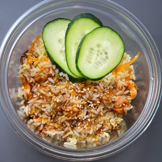 Riso saltato con salmone