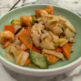 Gnocchi di riso con gamberi e verdure