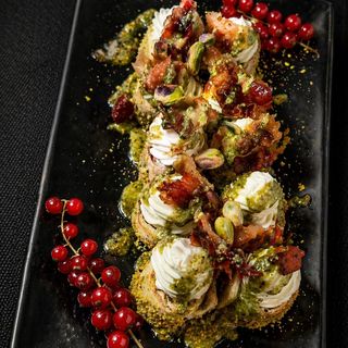 PISTACCHIO ROLLS
