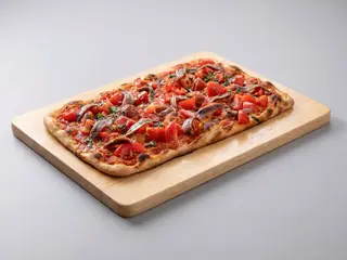 Pomodorini, alici e olive nere - 1/2 teglia