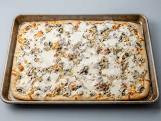 Funghi e quattro formaggi - teglia intera