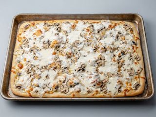 Funghi e quattro formaggi - teglia intera