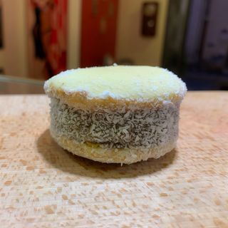 Alfajor de maizena e cocco