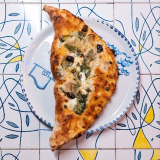 CALZONE CON LE SCAROLE