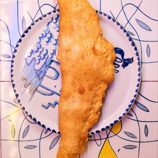 CALZONE FRITTO POMODORO E MOZZARELLA