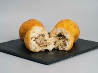 Arancino salsiccia e funghi