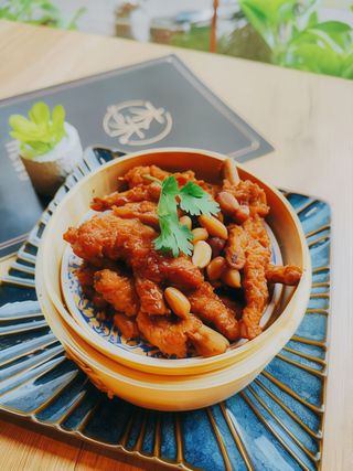 Piedi di pollo in stile cantonese